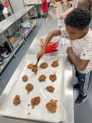 Salvation Army teaches kids how to make meals instead of turning to snacks