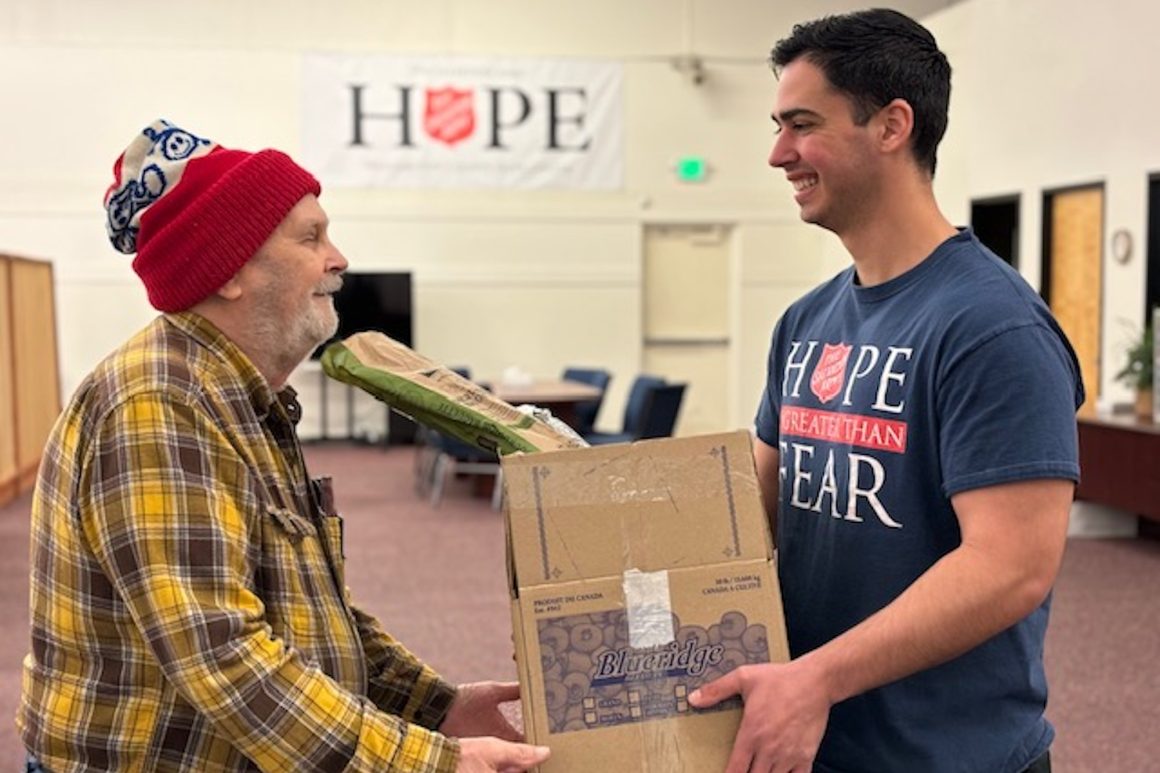 For one Oregon senior, volunteering becomes a ‘feel-good’ activity