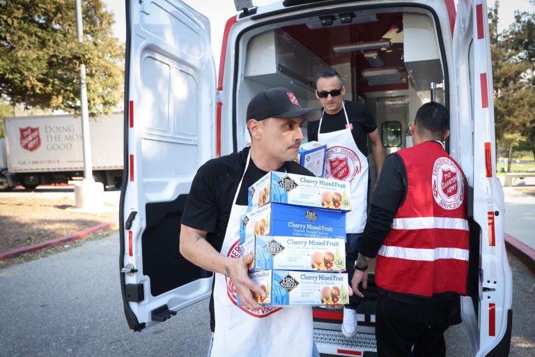 Salvation Army responds as wildfires burn in So Cal