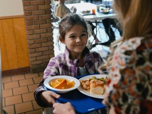 School lunch recovery program reduces food waste to help others