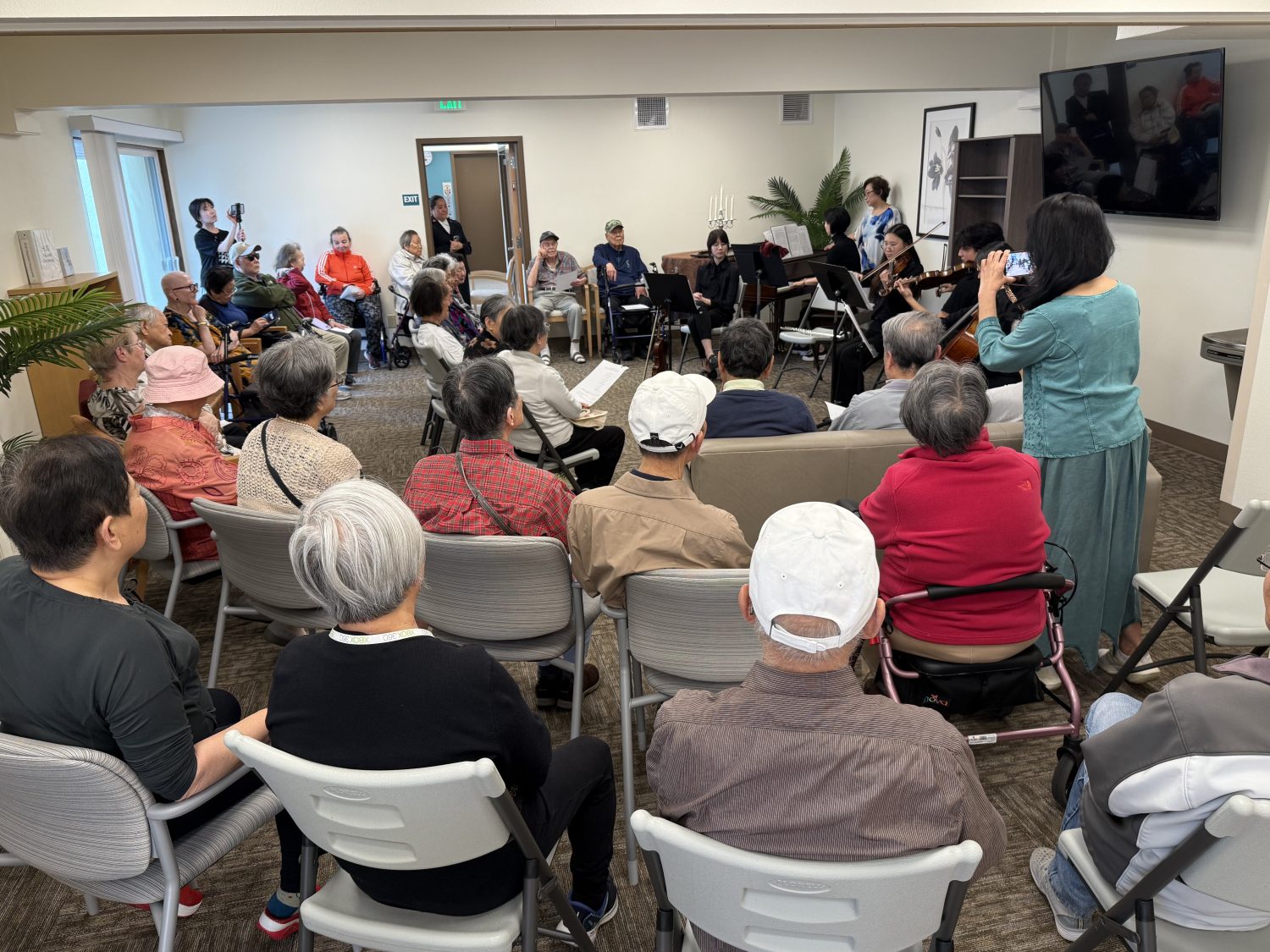 Teens in Bellevue start orchestra to share music, connection with community