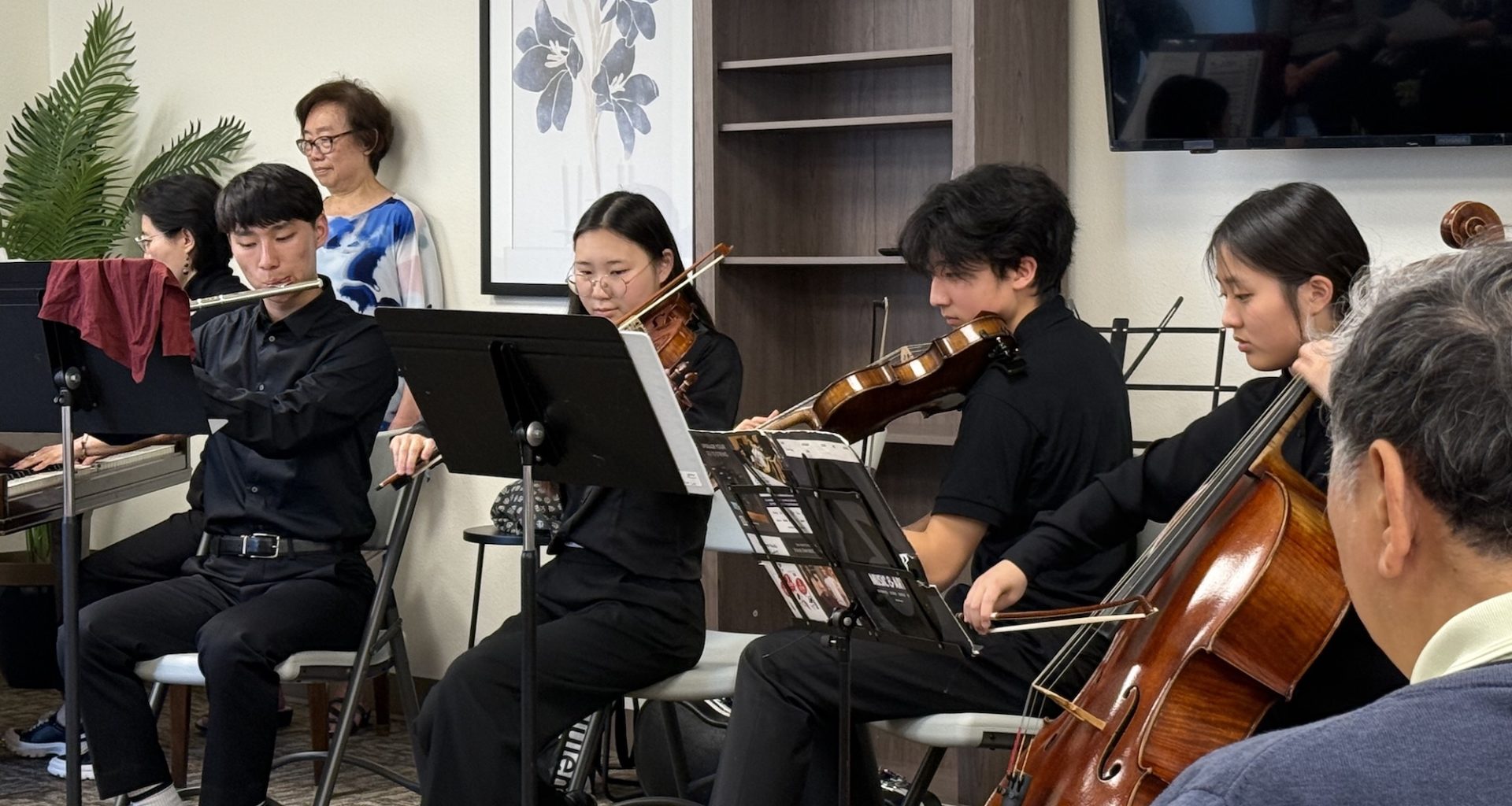 Teens in Bellevue start orchestra to share music, connection with community